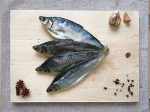 Гренки: Пелядь вяленая