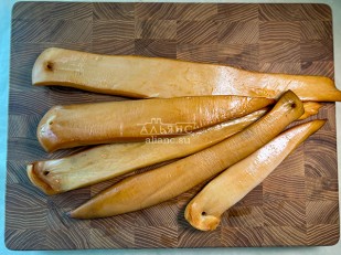 Сарган (рыба игла) холодного копчения: Кальмар палочки х/к