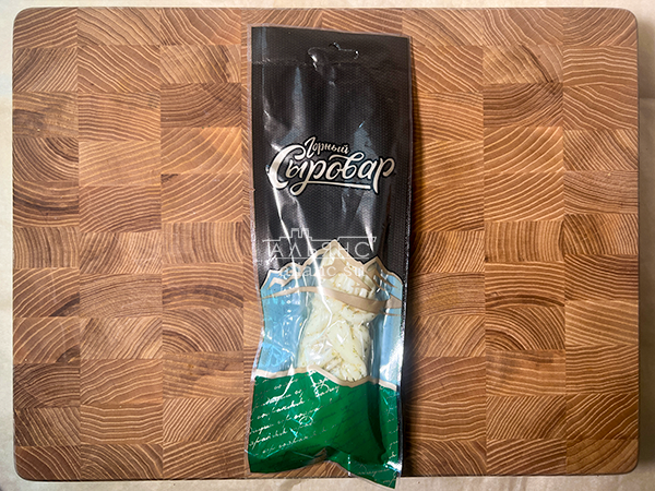 Сыр 100 гр ГОРНЫЙ СЫРОВАР (Косичка с укропом и чесноком) в Воткинске