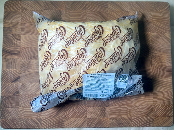 Сыр 1 кг ГОРНЫЙ СЫРОВАР (Паутинка со вкусом красной икры) в Воткинске