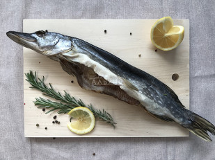 Гренки: Щука вяленая