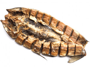 Густера вяленая: Сом (бабочка) холодного копчения